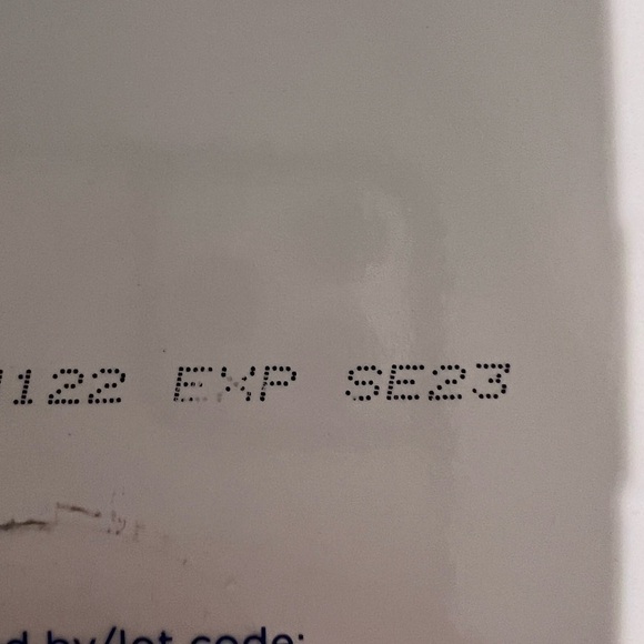 NWT Crest Whitening Emulsions Leave-on Teeth Whitening Kit with LED Light - Picture 6 of 6